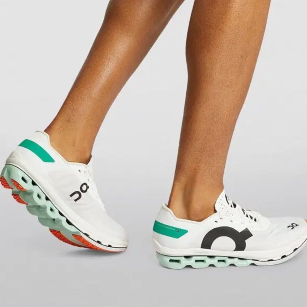 On Running Cloudbloom Echo Trainers - image 2